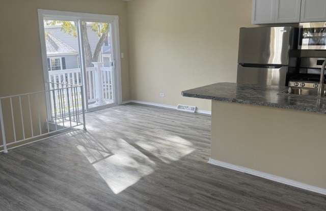 495 Sidney Avenue unit: D