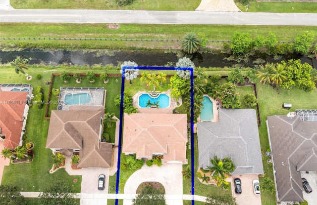 6669 W Segovia Cir W