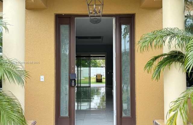 6215 NW West Deville Cir