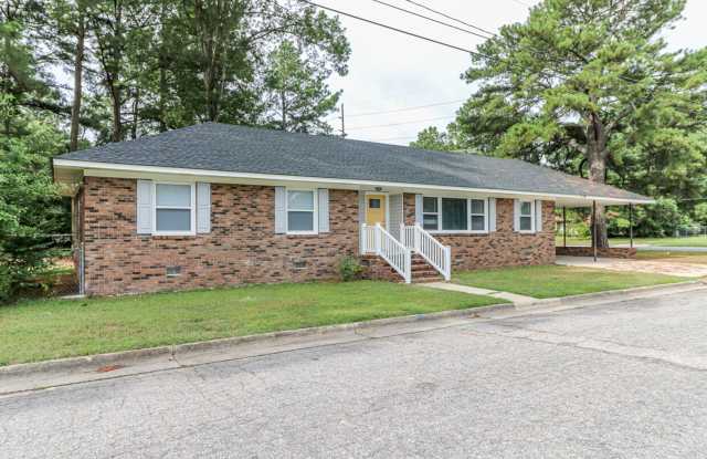 Photo of Spacious 3 Bedroom SFH