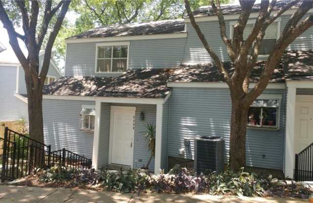 Photo of 6900 Old Quarry Ln