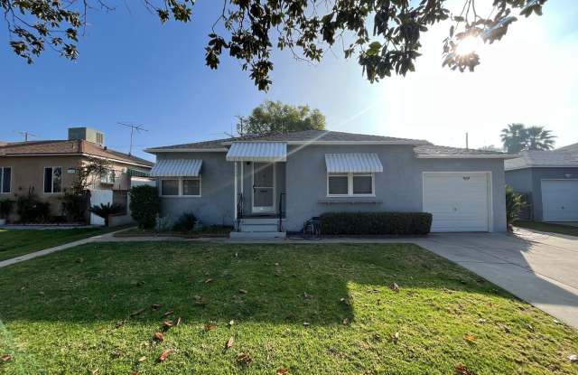 Panorama City 2+1 house w/garage + backyard! (8062 Lennox)