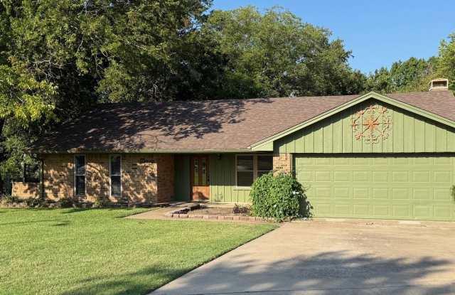 Photo of WEST SHERMAN 3/2/2 QUIET DESIRABLE NEIGHBORHOOD!