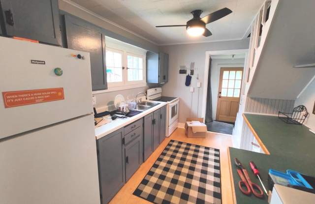 4884 CHARLES TOWN Road