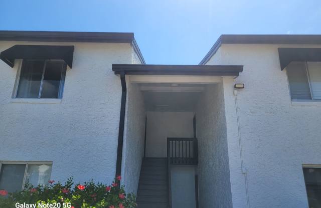 FOR RENT!!! SPACIOUS 3 BEDROOM 2 BATHROOM CONDO IN AVALON CONDOMIUMS...