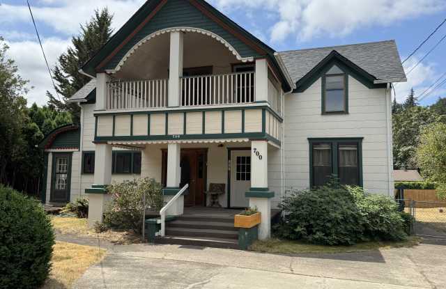 700 South Water Street Apt #3