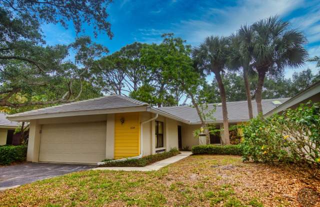 Seasonal Short-Term 3-Bedroom 2-Bath Villa in Plantation Golf  Country Club! - 234 Southampton Lane, Sarasota County, FL 34293