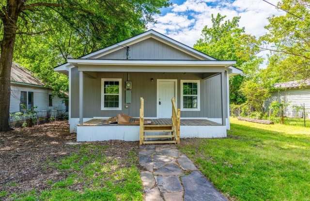 1457 W Austin Street