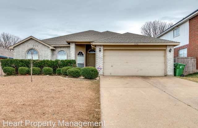 2204 Havenwood Dr - 2204 Havenwood Drive, Arlington, TX 76018