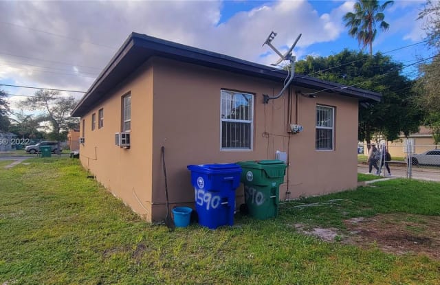 1590 NW 47th St - 1590 NW 47th St, Miami, FL 33142