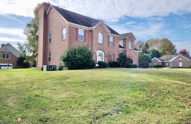 Knoxville 37920 - Completely Renovated 4 Bedroom, 4 Bath home - Contact Tanner Fee (865) 850-5103
