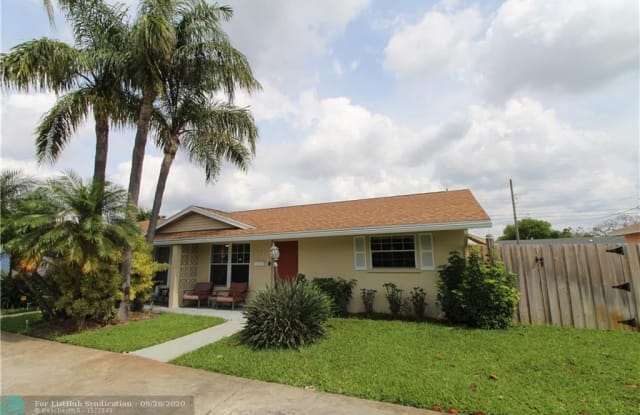 131 SW 11th Ave - 131 Southwest 11th Avenue, Boynton Beach, FL 33435