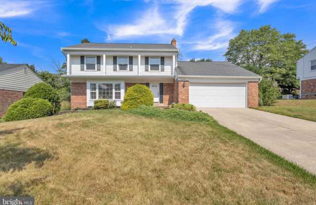 11128 HUNT CLUB DRIVE