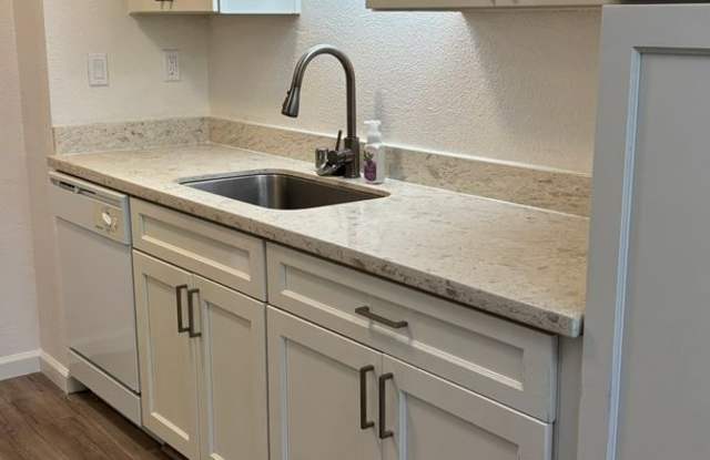 Spacious 2 bed/2 bath condo in Concord