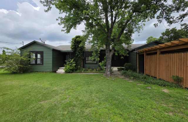 201 W M Avenue