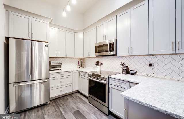 7510 ASHBY Lane unit: J