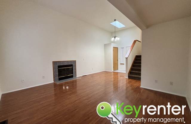 Spacious Northeast Tacoma 3 Bedroom 2.5 Bathroom Home for Rent in Secluded Neighborhood!