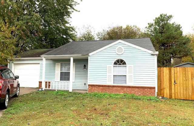 311  E Evergreen  LN