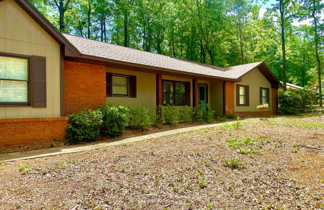 Wonderful Home on North College Street, just blocks from Toomers Corner