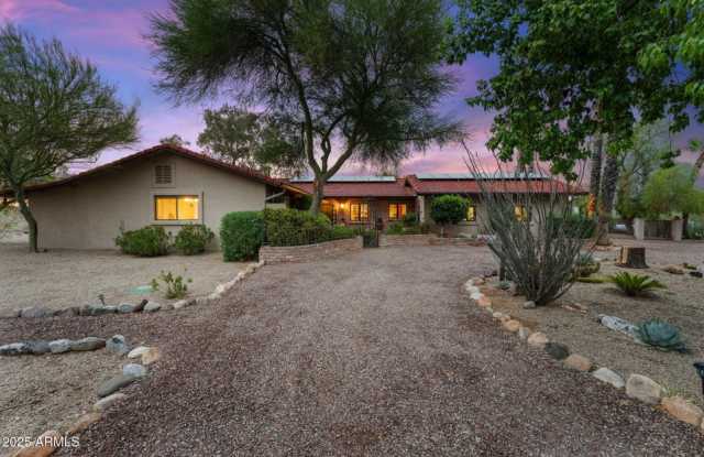 1710 West Camino Drive