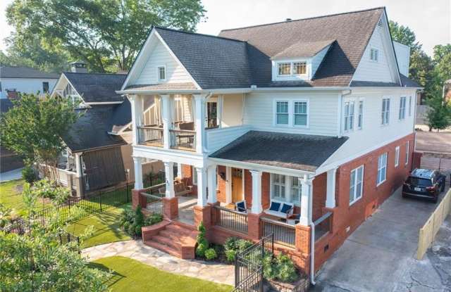 781 Greenwood Avenue NE