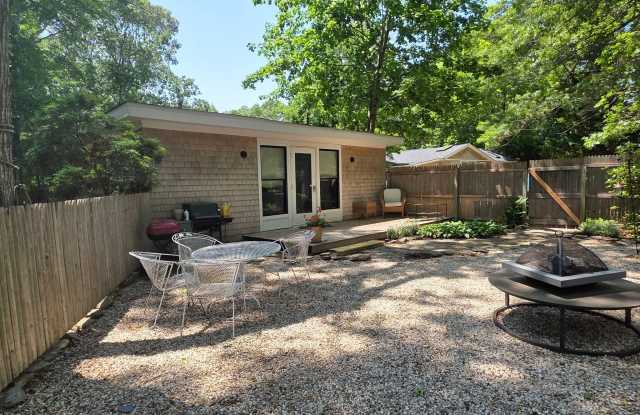 26 Washington Avenue, Cottage