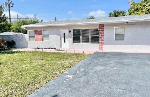 2401 NE 10th Ter