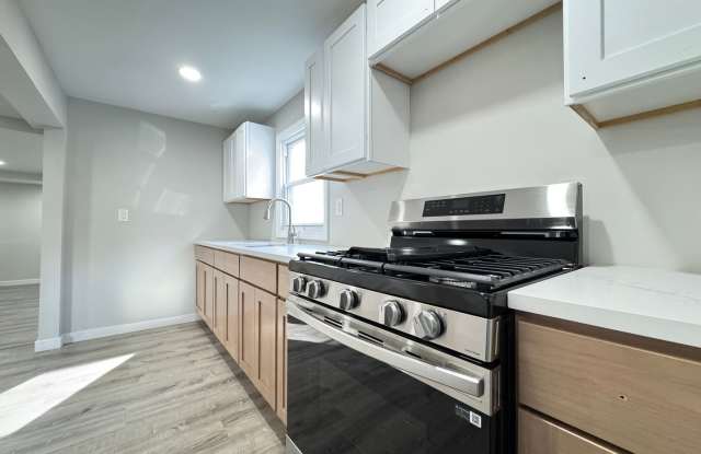 Photo of BRAND NEW RENOVATION! Modern 3BR Single Family Home in Hamden!