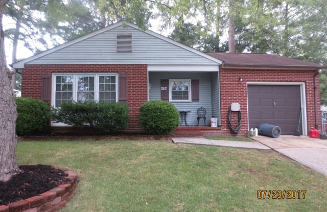 414 Oakwood Place - 414 Oakwood Place, Newport News, VA 23608