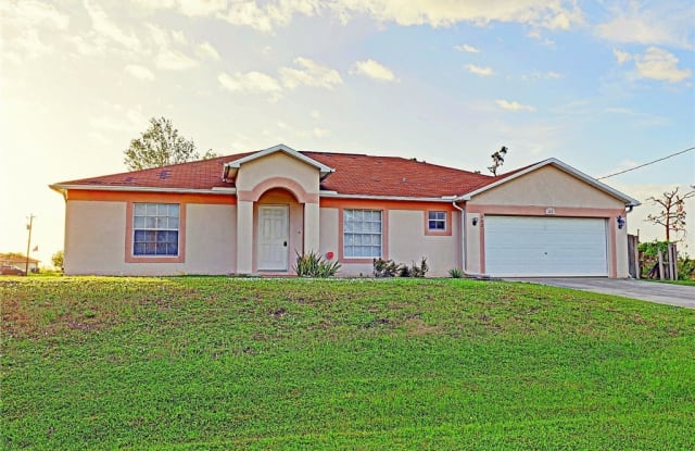 302 NW 17th Avenue - 302 Northwest 17th Avenue, Cape Coral, FL 33993