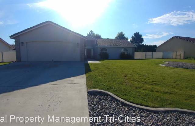 2504 Ficus Drive - 2504 Ficus Drive, West Richland, WA 99353