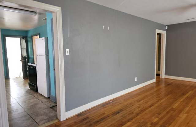 Photo of 327 18th St. (Forest Lake)