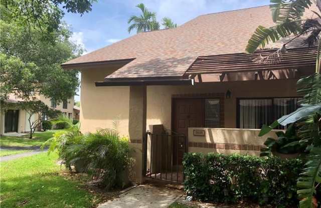 3605 NW 21st Ct