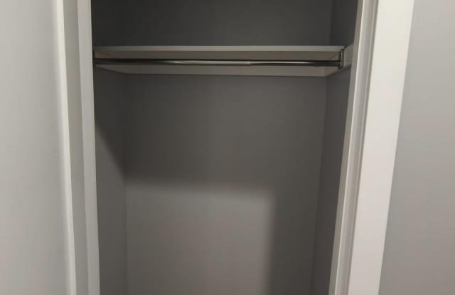 1105 MOUNT VERNON Street unit: 1