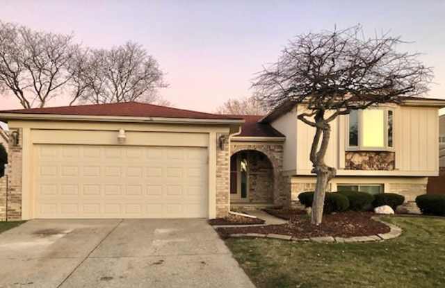 43056 Heron Court - 43056 Heron Court, Sterling Heights, MI 48313