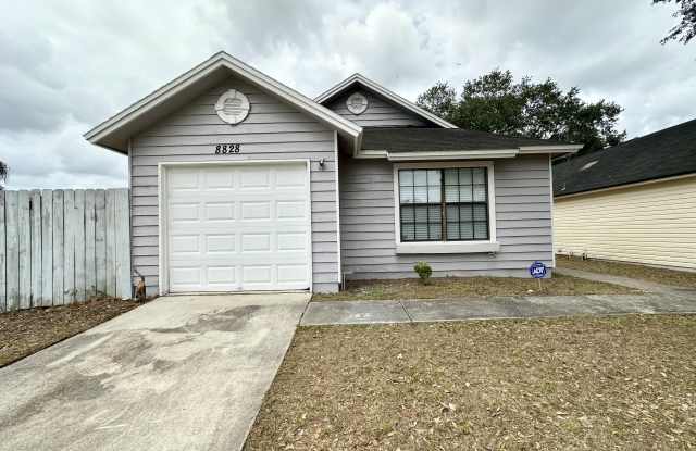 8828 TOWNSQUARE Drive S