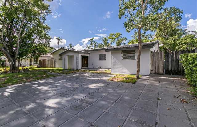 840 NE 182nd Ter