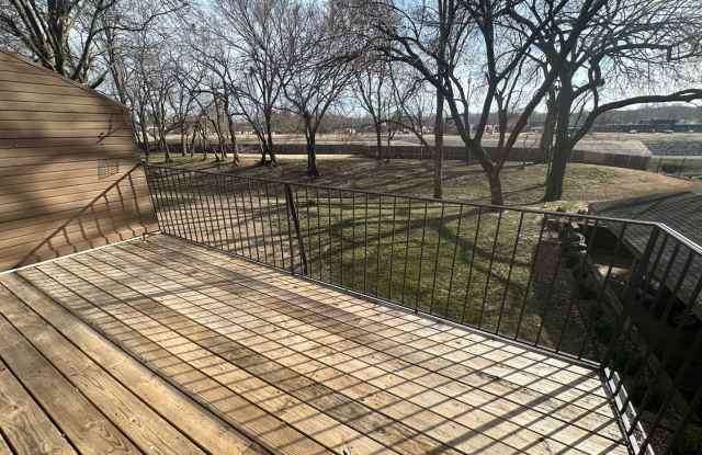 2 Bed/2 Bath 2nd Floor Condo