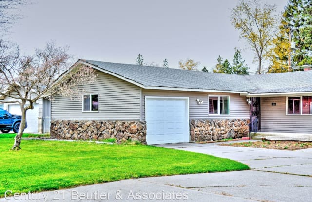 8115 N Howard - 8115 North Howard Drive, Town and Country, WA 99208