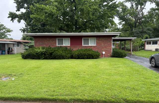 3 Bedroom/1.5 Bath Brick Ranch