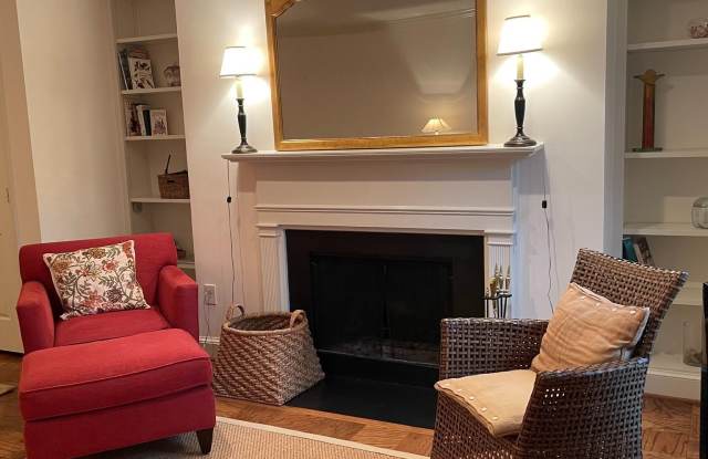 3221 SUTTON Place NW unit: B