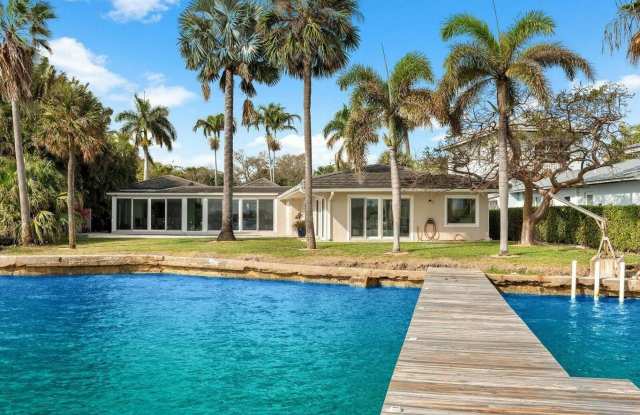 Photo of 714 South Lake Drive