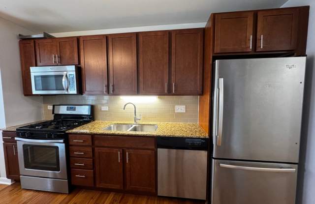 Photo of 1337 W Fargo Ave