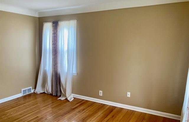 23471 RENSSELAER Street