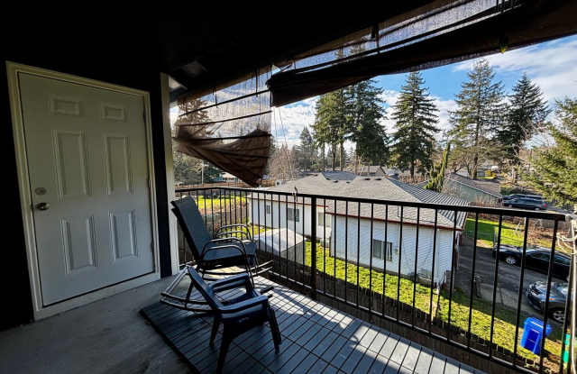 Modern Condo in Gresham near Glendoveer!