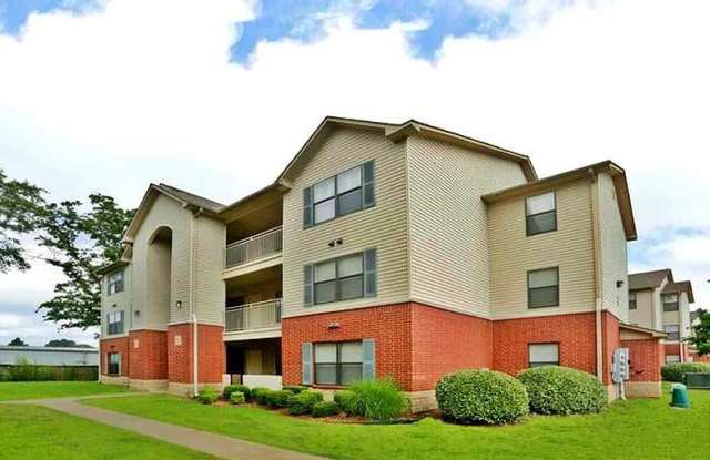 Fairfax Crossing Apartments