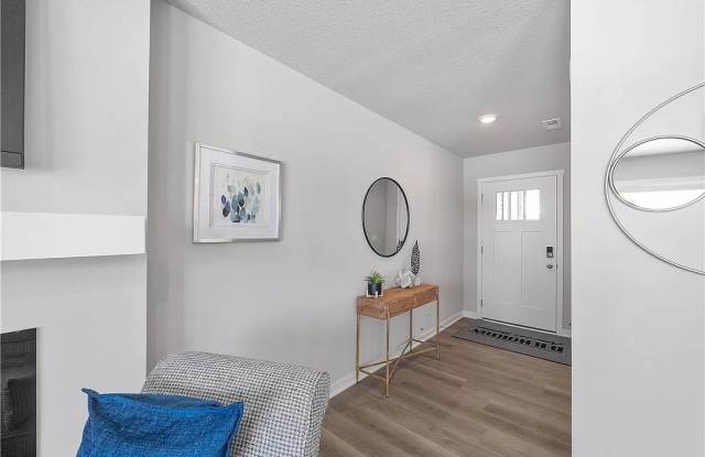 Photo of 322 Juniper Dr