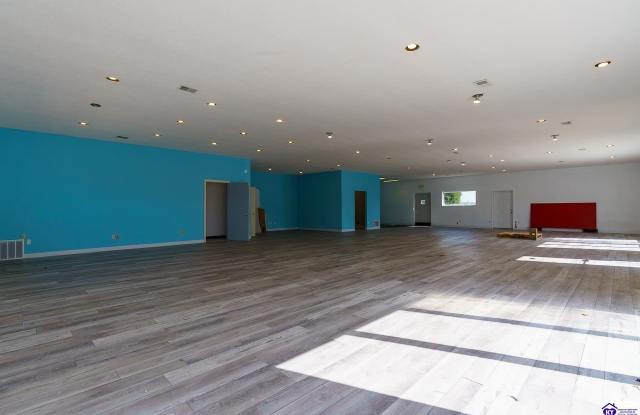 340 N Dixie Boulevard