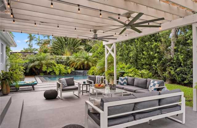 Photo of 685 NE 50th Ter