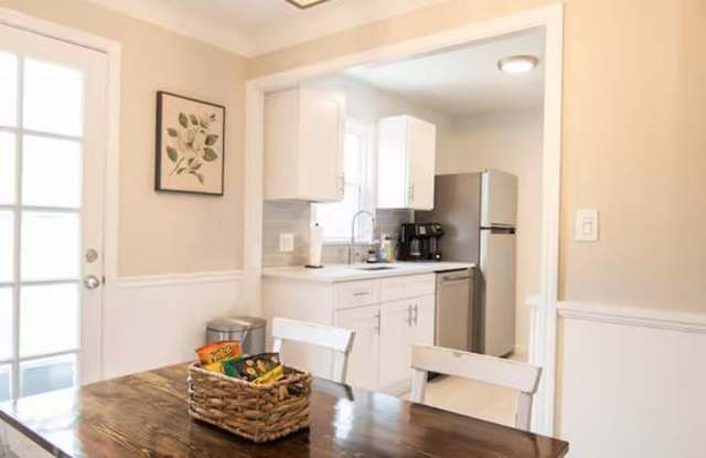 Photo of 7046 Greenleaf Avenue